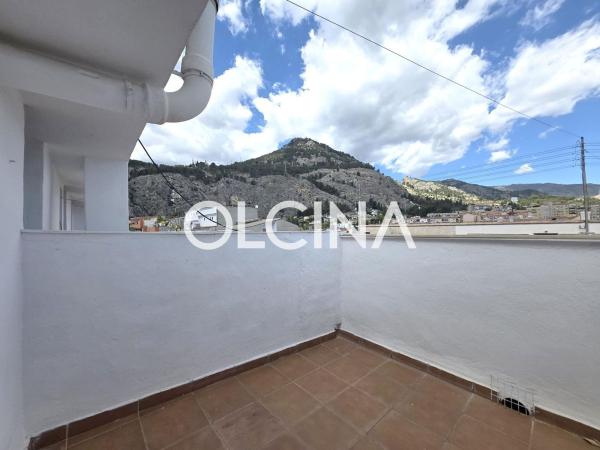 Продажа квартиры на Piso en Barri Santa Rosa, Alcoy / Alcoi, Алкой
photo 1