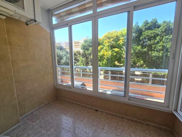 Sprzedaż mieszkania w Piso en Avenida Habaneras - Curva de Palangre, Torrevieja, Torrevieja
 photo 1