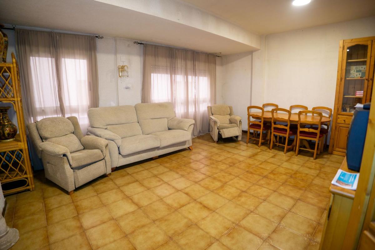 Продажа квартиры на Piso en Avenida de la Constitució, Onil, Онил
photo 2