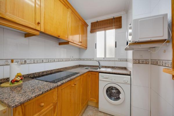 Продажа квартиры на Piso en Calle la Loma, 97, Avenida Habaneras - Curva de Palangre, Torrevieja, Торревьеха
thumbnail 2