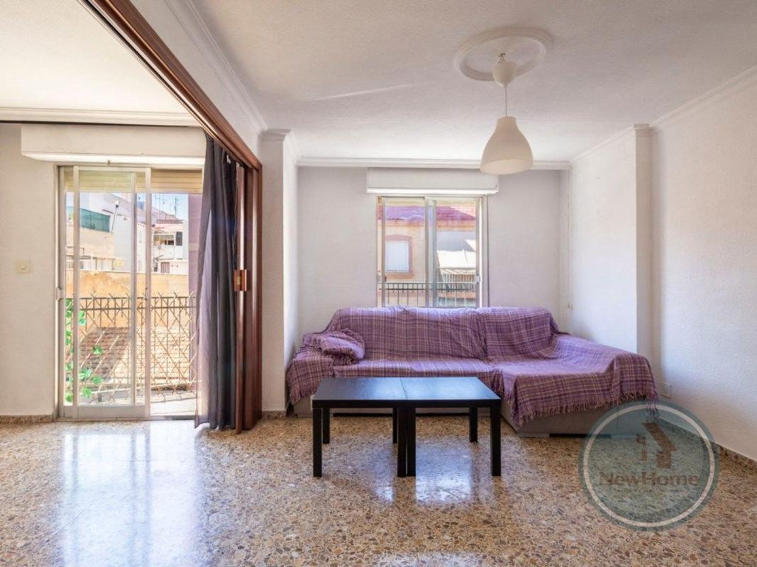 Sprzedaż mieszkania w Piso en Calle Esperidion Porta Requesens, Carrús Este, Elche / Elx, Elche / Elx
photo 2