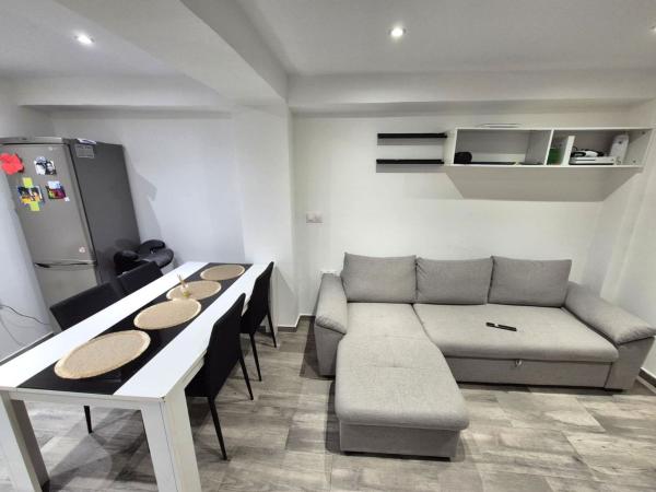 Продажа квартиры на Piso en Calle de la Ciudad de Alfaro, Los Ángeles, Alicante / Alacant, Аликанте / Алакант
thumbnail 2