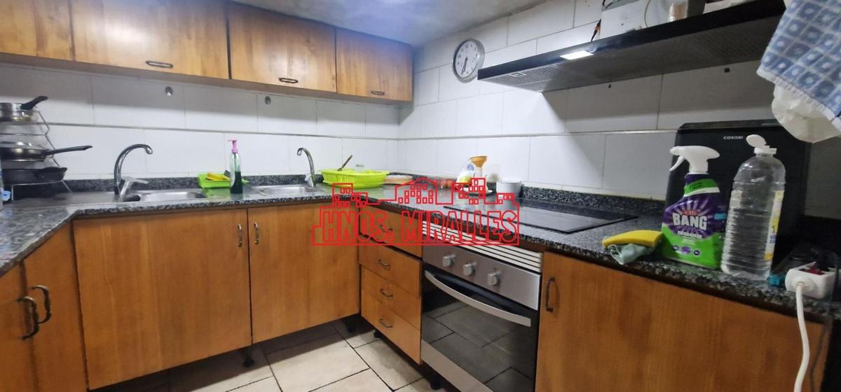 Edificio de 261m2 en venta en Elche / Elx photo 3