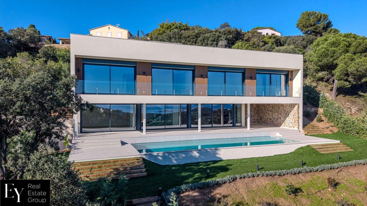 Obra nueva Villa en Urbanización Mas Nou en Castell Platja D Aro (Revista) photo 2
