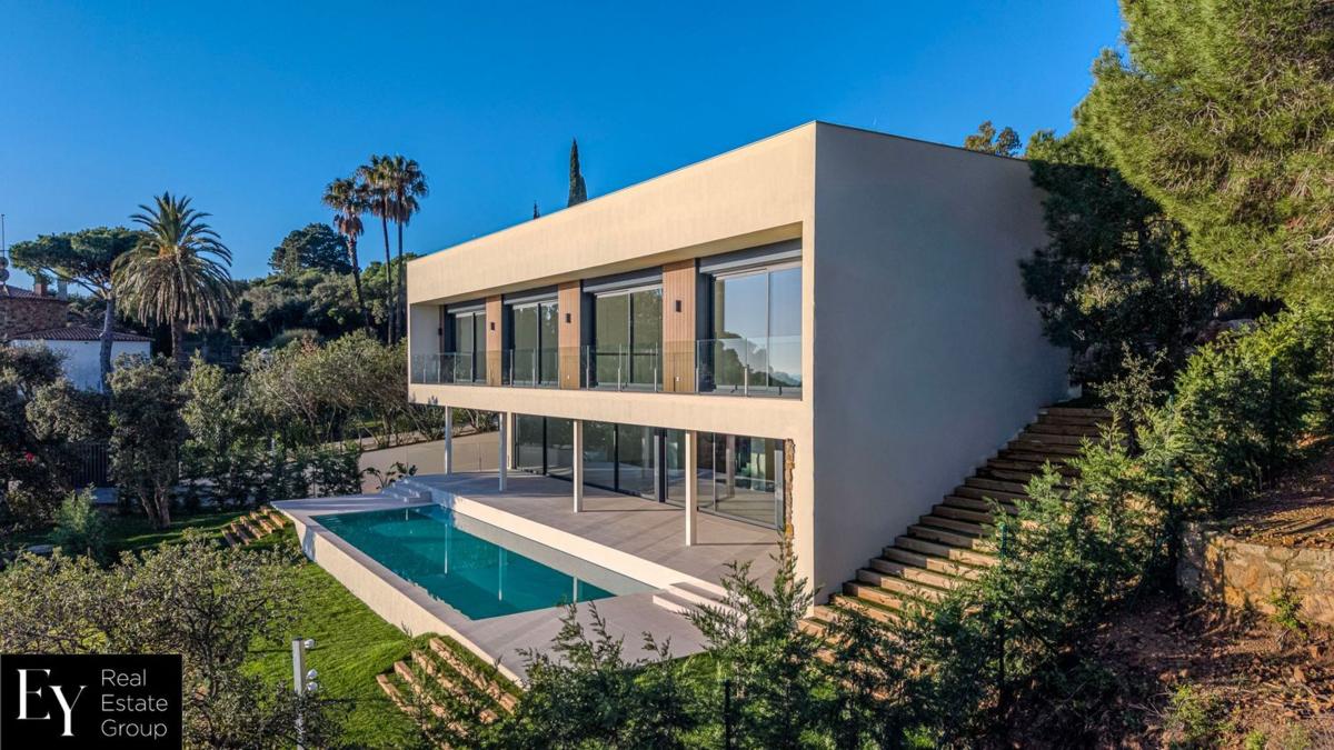 Obra nueva Villa en Urbanización Mas Nou en Castell Platja D Aro (Revista) photo 4