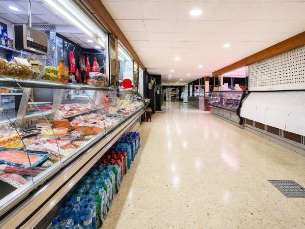 Carnicería, tienda de alimentación en Calle Portugal, Ensanche-Diputación, Alicante / Alacant thumbnail 2