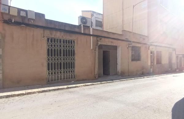 Local en Las Cruces, Villena photo 1