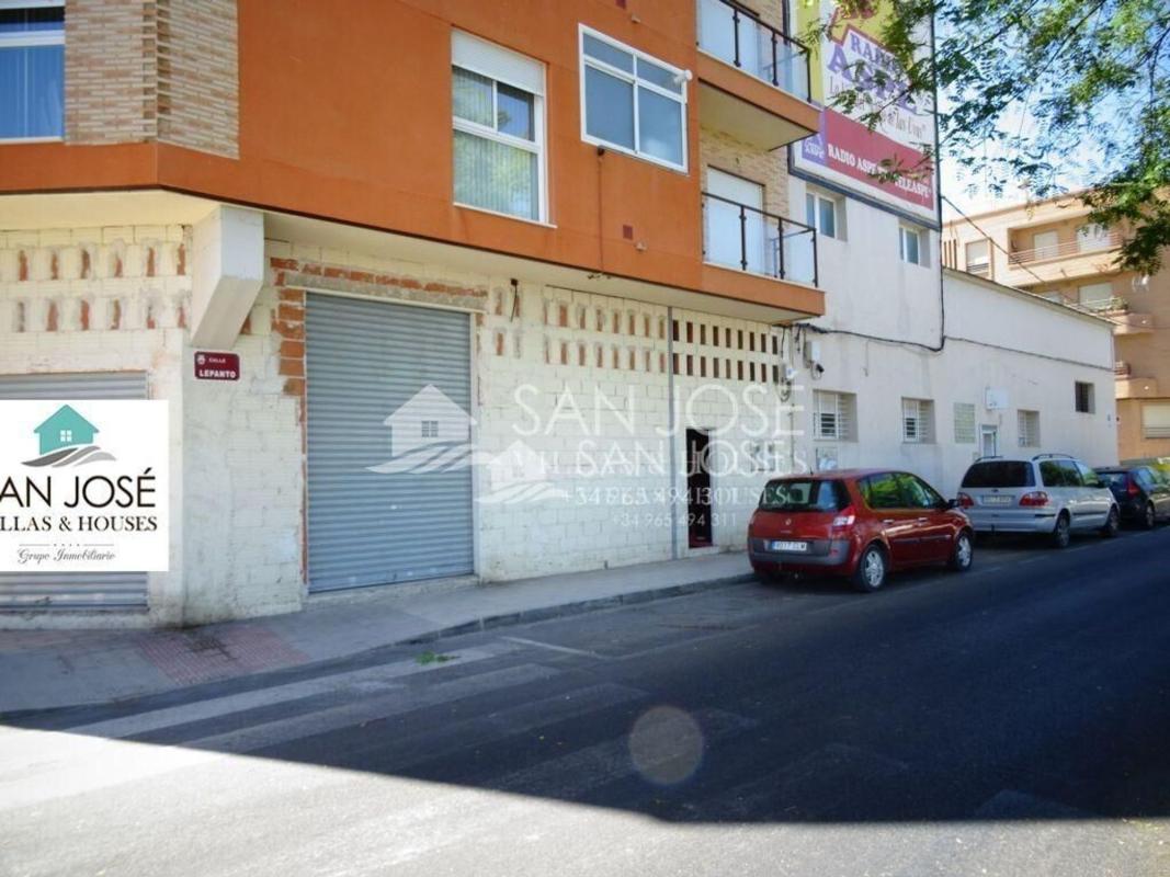 Propiedades en venta y alquiler en España photo 2
