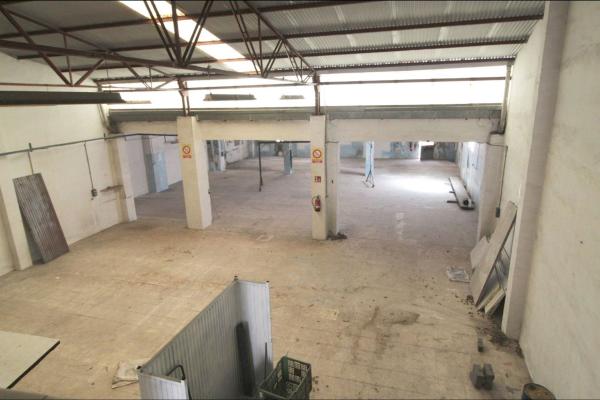 Nave en Monovar photo 3
