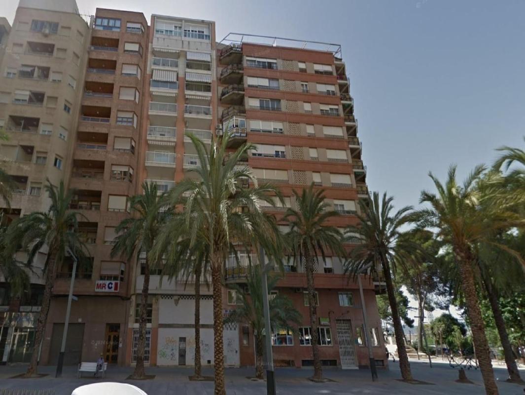 Propiedades en venta y alquiler en España photo 2