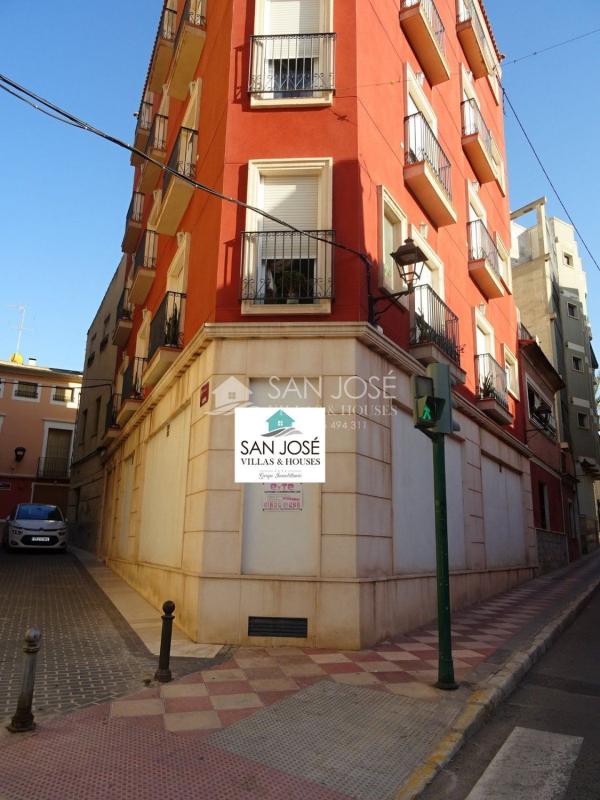 Propiedades en venta y alquiler en España photo 2