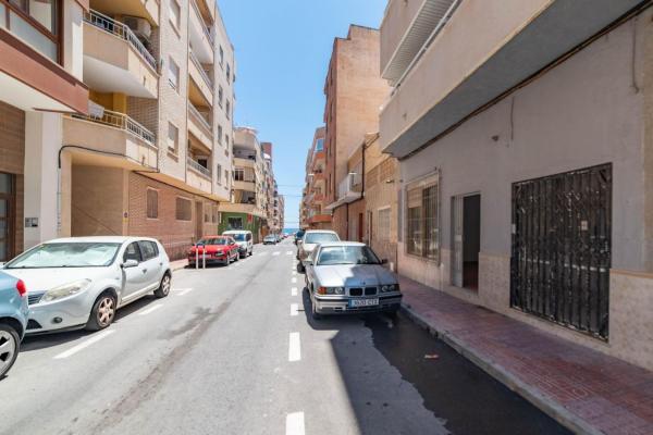 Local en Playa de los Locos, Torrevieja photo 1