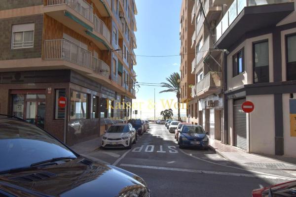 Local en Avenida Santiago Bernabéu, Calas de Santiago Bernabeu, Santa Pola photo 1