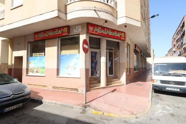 Local en Calle Concordia, Las Piscinas Naturales, Torrevieja photo 1