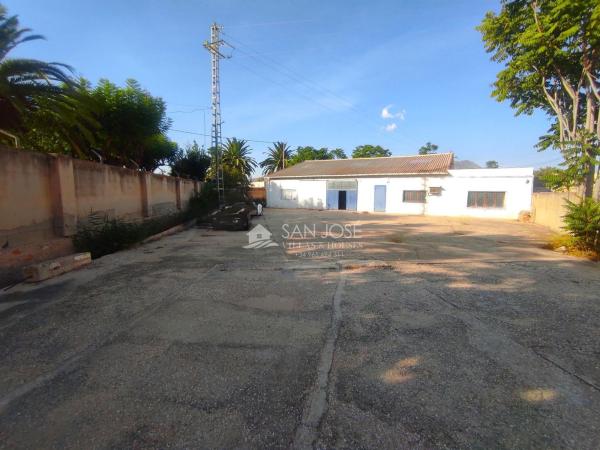 Nave en Novelda photo 1
