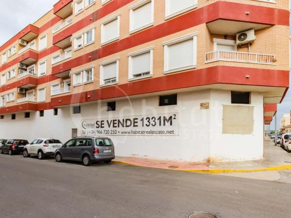 Local en Los Montesinos photo 1