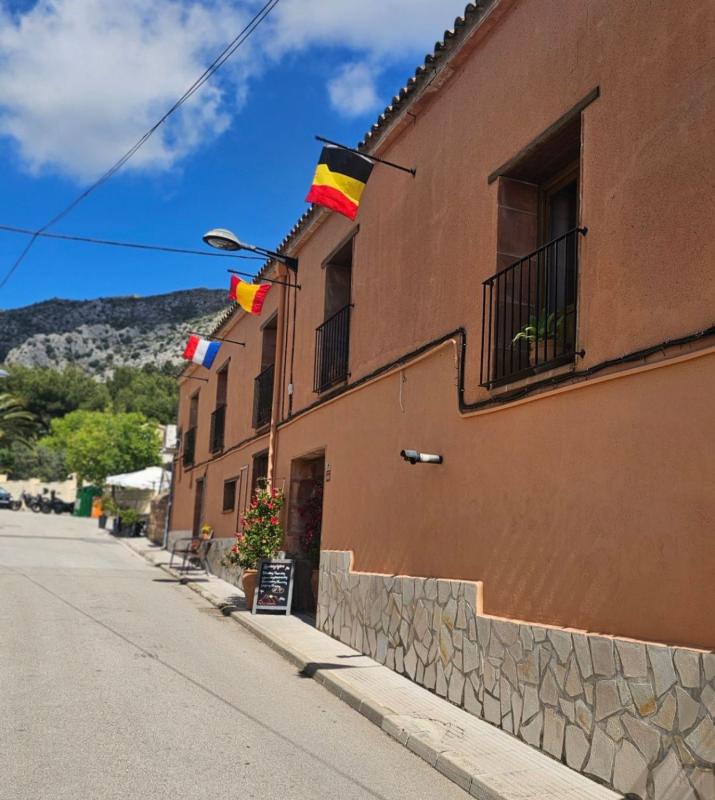 Propiedades en venta y alquiler en España photo 3