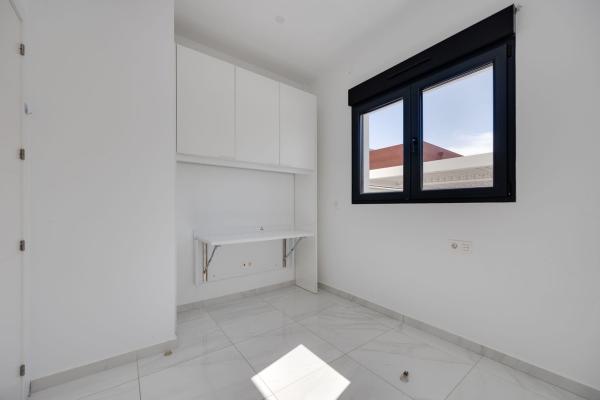 Chalet adosado en Calle Carmen Laforet, 3, Bigastro photo 4