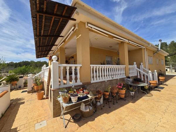 Chalet independiente en venta en Casa o chalet en Sax, Sax photo 4