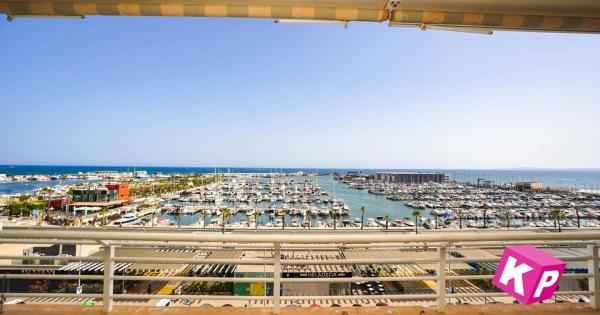 Venta de piso en Piso en Calle Ciudad Mallorca, Puerto, Santa Pola, Santa Pola
photo 1