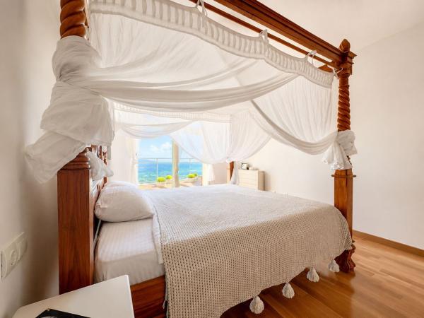 Chalet adosado en Calle Costa del Azahar, 32, Altea la Vella, Altea thumbnail 1