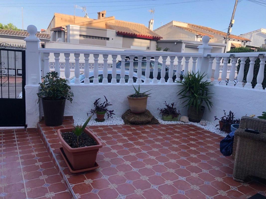 Sprzedaż niezależnego domku jednorodzinnego w  Casa o chalet independiente en Calle Salvador Dalí, 8, Los Balcones - Los Altos del Edén, Torrevieja, Torrevieja photo 2