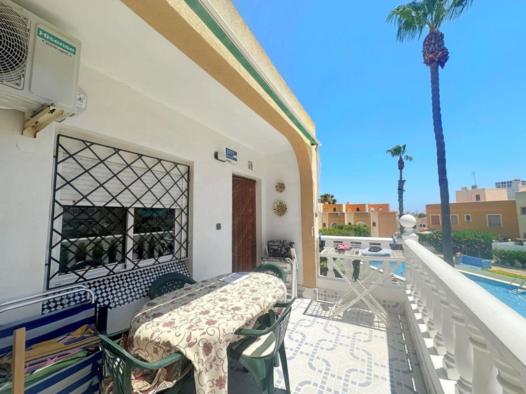 Sale of independent chalet in Casa o chalet independiente en Avenida Corinto, Torreblanca, Torrevieja, Torrevieja
photo 4