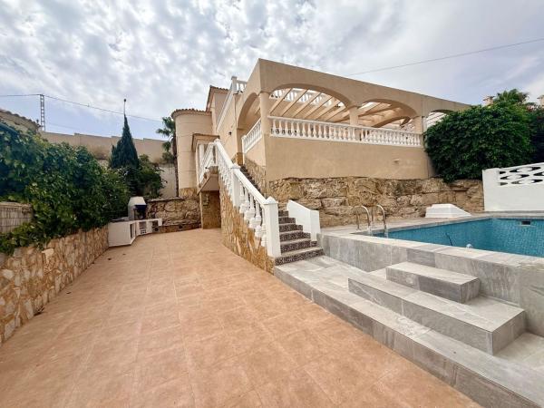 Independent chalet for sale in Casa o chalet independiente en Campello Pueblo, El Campello, El Campello
photo 1