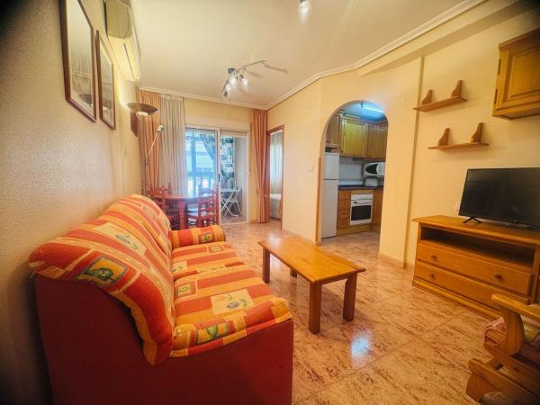 Apartment for sale in Piso en CL Loma La, Avenida Habaneras - Curva de Palangre, Torrevieja, Torrevieja thumbnail 3