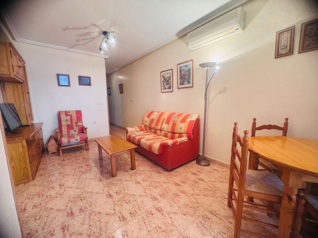 Sale of apartment in Piso en CL Loma La, Avenida Habaneras - Curva de Palangre, Torrevieja, Torrevieja
 photo 4
