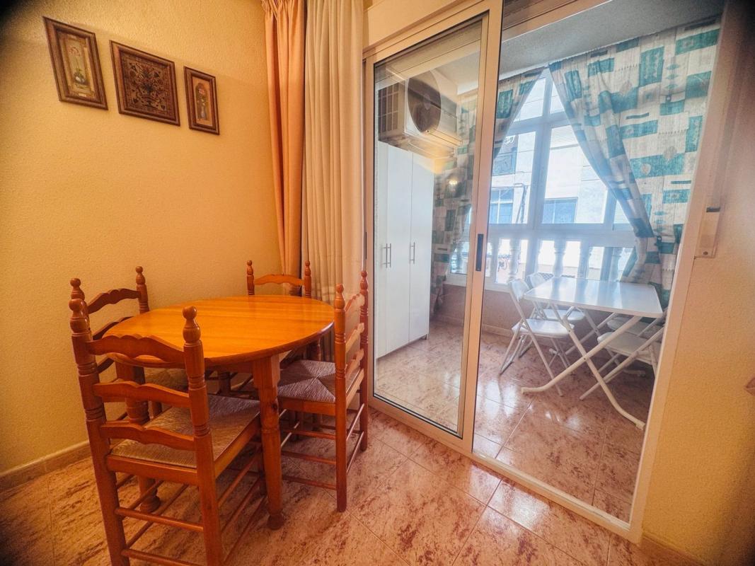 Sale of apartment in Piso en CL Loma La, Avenida Habaneras - Curva de Palangre, Torrevieja, Torrevieja
 photo 5