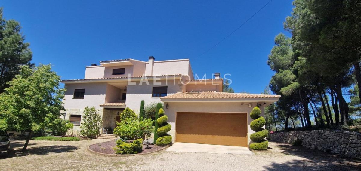 Sale of independent chalet in Casa o chalet independiente en Barri Batoi - Sargento - Baradello, Alcoy / Alcoi, Alcoy
 photo 2