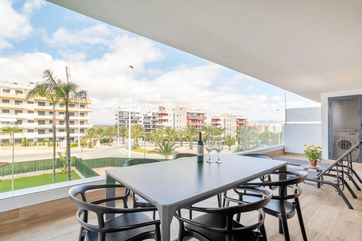 Sale of apartment in Arenales del Sol, Elche / Elx
photo 2
