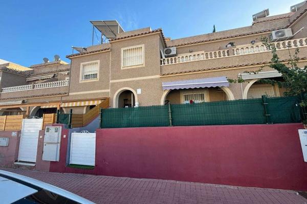 Chalet pareado en Calle de Creta, Monte y Mar, Gran Alacant photo