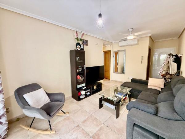 Apartment for sale in  Piso en Calle Mar Rojo, La Veleta, Torrevieja, Torrevieja photo 4