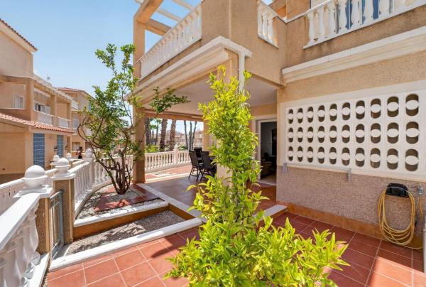 Chalet adosado en Zeniamar, Orihuela photo 1