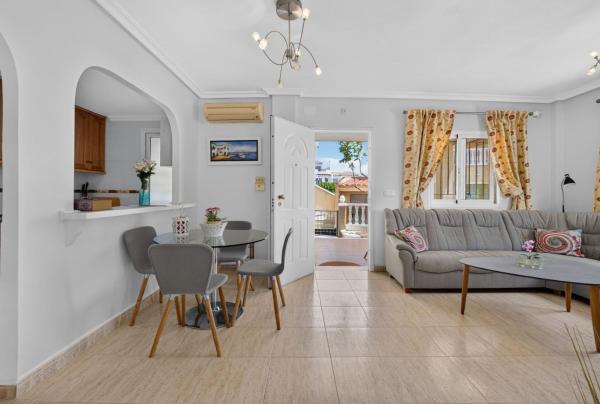 Chalet adosado en Zeniamar, Orihuela thumbnail 1
