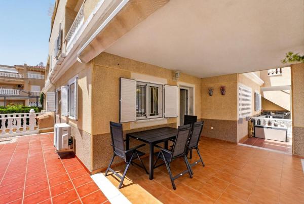 Chalet adosado en Zeniamar, Orihuela thumbnail 2