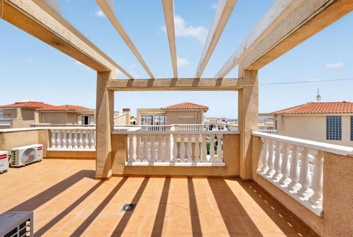 Venta de chalet adosado en Chalet adosado en Zeniamar, Orihuela , Orihuela photo 4