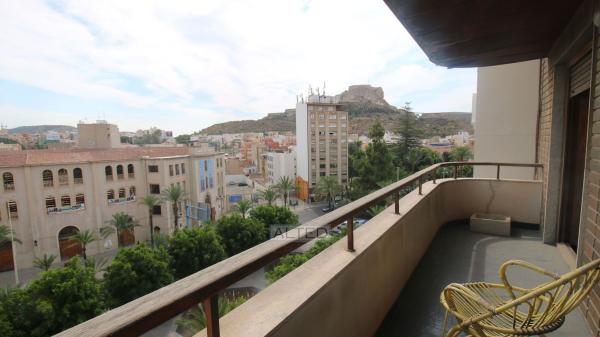 Apartment for sale in Piso en Avenida Alcoi, 3, Mercado, Alicante / Alacant, Alicante photo 1