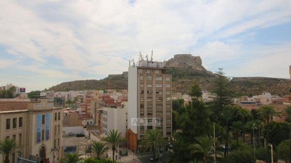 Apartment for sale in Piso en Avenida Alcoi, 3, Mercado, Alicante / Alacant, Alicante thumbnail 2