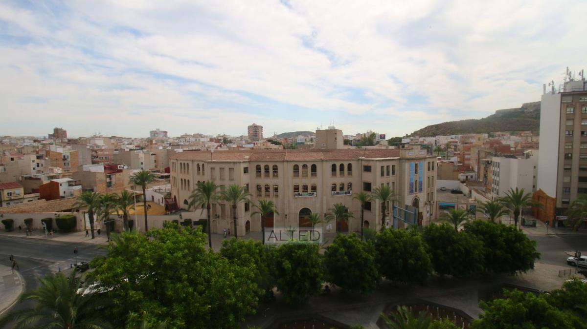 Venta de piso en centro, Alicante / Alacant
photo 3