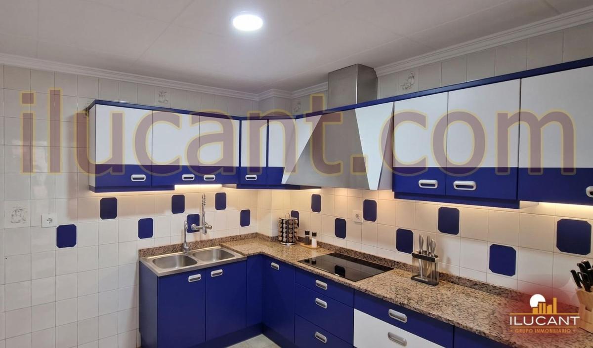 Venta de chalet independiente en Los Ángeles-Tómbola-San Nicolás, Alicante / Alacant
photo 3
