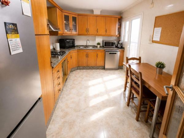 Квартира на продажу на  Piso en Calle de San Carlos, Carolinas Bajas, Alicante / Alacant, Аликанте / Алакант photo 2