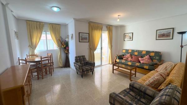 Venta de piso en Piso en Calle Apolo, Antonio Machado, Torrevieja, Torrevieja
thumbnail 3