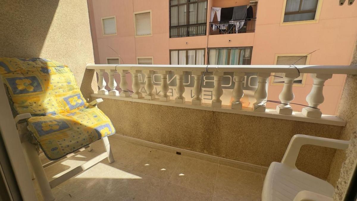Venta de piso en Piso en Calle Apolo, Antonio Machado, Torrevieja, Torrevieja
photo 5