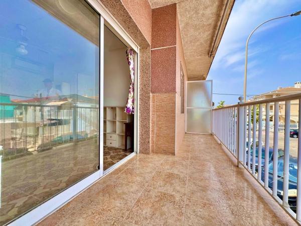 Sprzedaż mieszkania w Piso en Calle Elda, 59, Tamarit - Playa Lissa, Santa Pola, Santa Pola
thumbnail 1