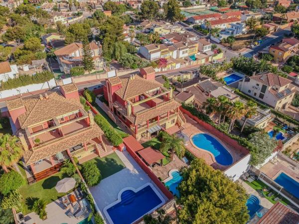 Chalet pareado en Asturias Bal, 47, Los Balcones - Los Altos del Edén, Torrevieja photo 1