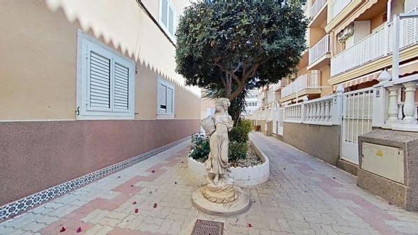 Sprzedaż mieszkania w Piso en Calle del Puerto Romano, 2, Gaspar Perrelló, Torrevieja, Torrevieja
 photo 4