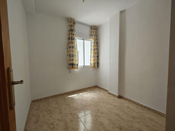 Venta de piso en Piso en Caballero Rodas, Las Piscinas Naturales, Torrevieja, Torrevieja
 photo 4